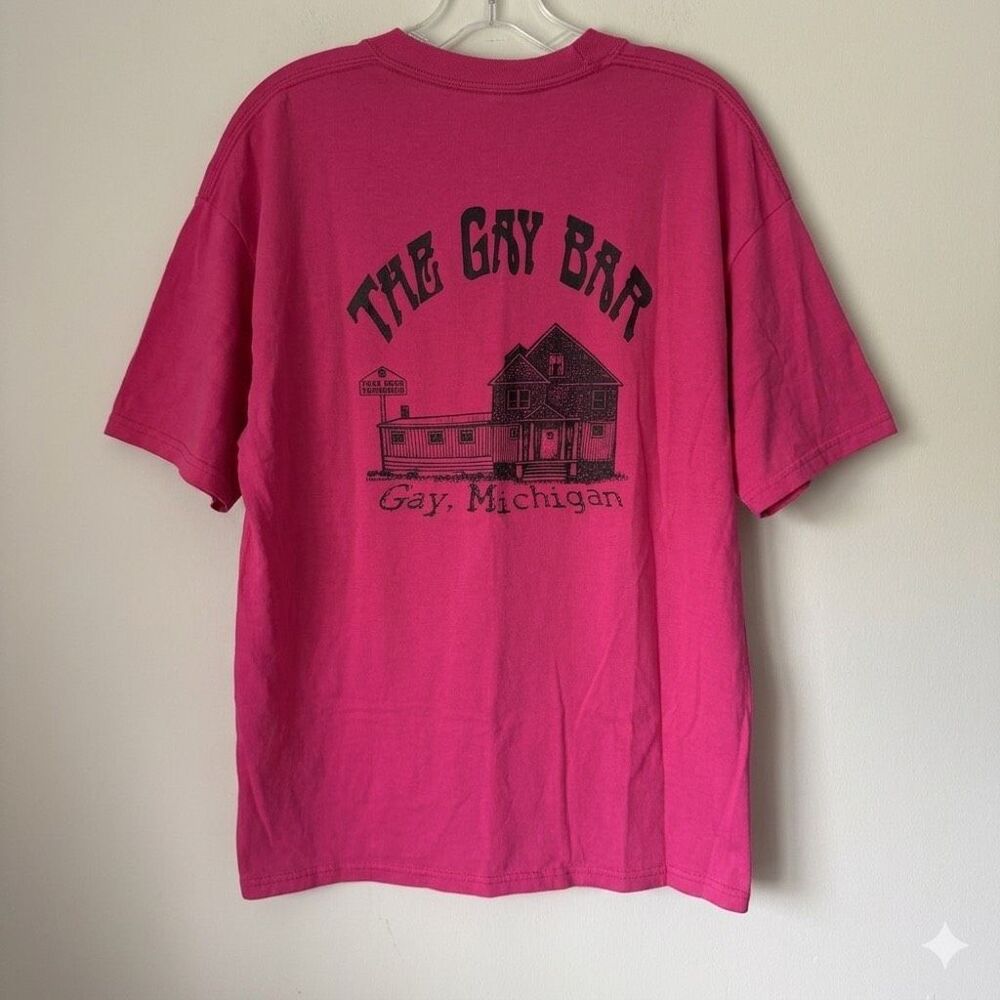 Vintage Jerzees The Gay Bar Oversized  T-Shirt Size XL Pink